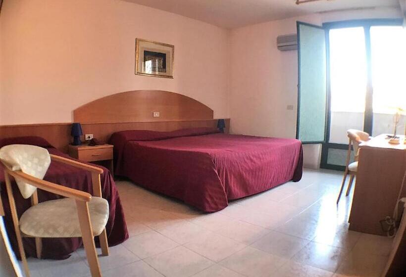 스탠다드 트리플 룸, Ascot Lodging