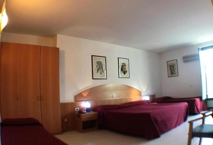 4인용 스탠다드 룸, Ascot Lodging