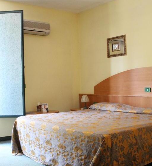 이코노미 룸, Ascot Lodging