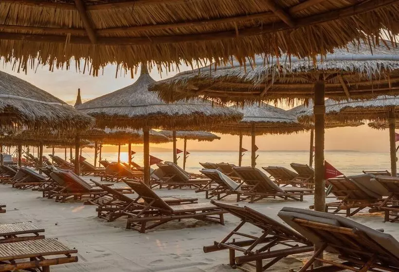 بانگلوی استاندارد, Bamboo Village Beach Resort & Spa