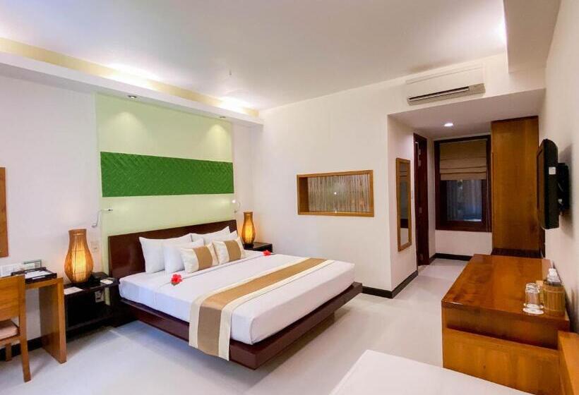 اتاق لوکس با بالکن, Bamboo Village Beach Resort & Spa