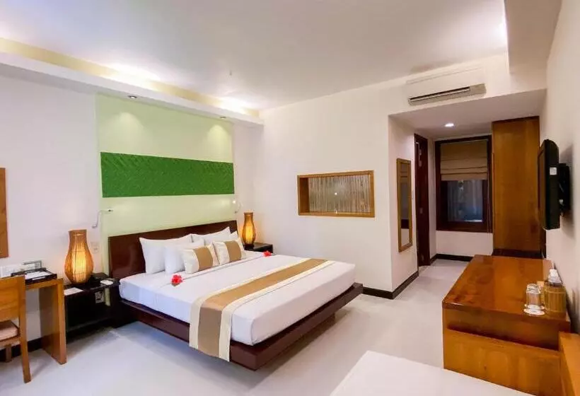 اتاق لوکس با بالکن, Bamboo Village Beach Resort & Spa