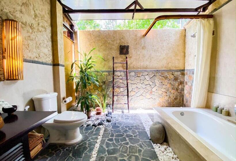بانگلوی استاندارد, Bamboo Village Beach Resort & Spa
