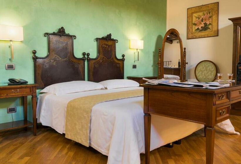 スタンダードルーム, Carmine