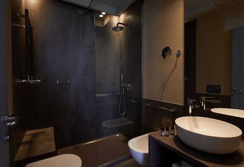 اتاق استاندارد با چشم‌انداز, Dei Dragomanni