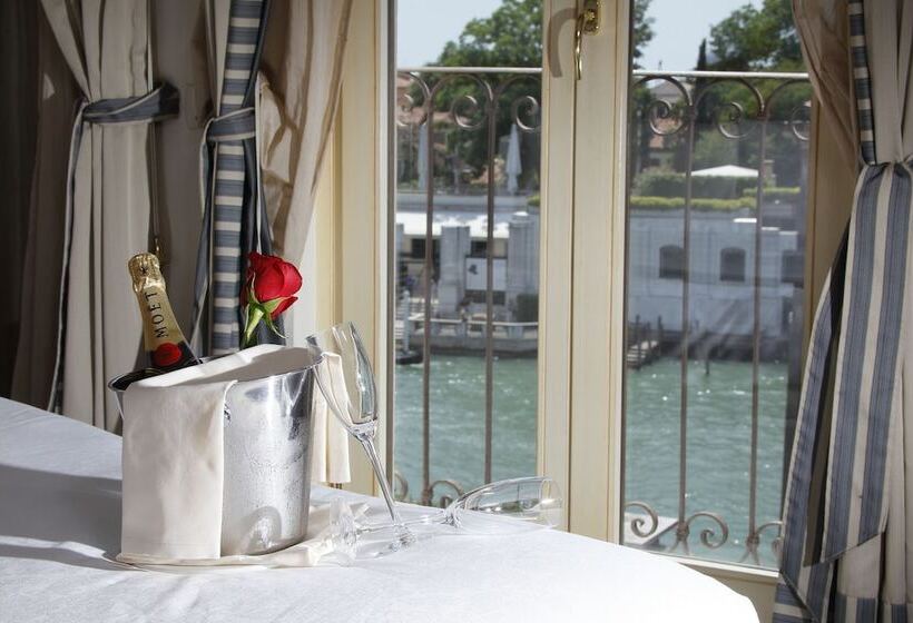 اتاق استاندارد با چشم‌انداز, Dei Dragomanni