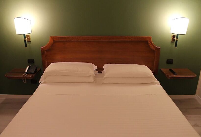 行政套房, Don Carlo