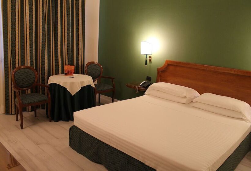 行政套房, Don Carlo