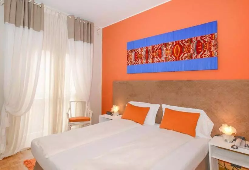 Standard-huone, Flaminia