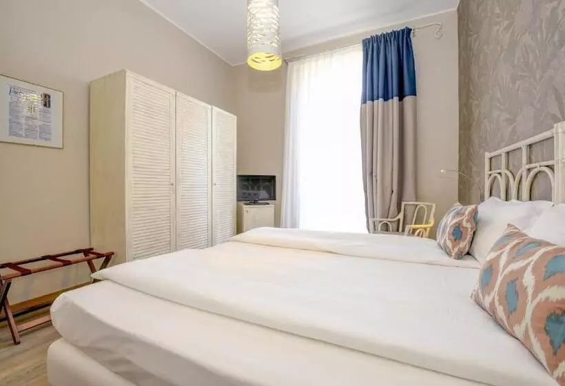 Standard-huone, Flaminia