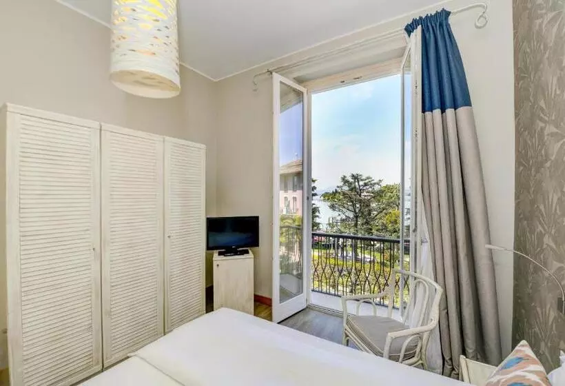 Standard-huone, Flaminia