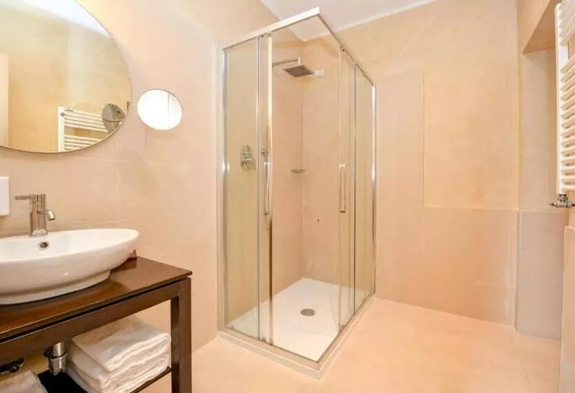 Standard Kolmen Hengen Huone, Flaminia