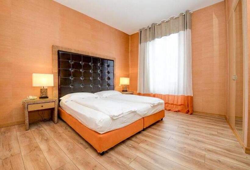 חדר סטנדרט לשלושה, Flaminia