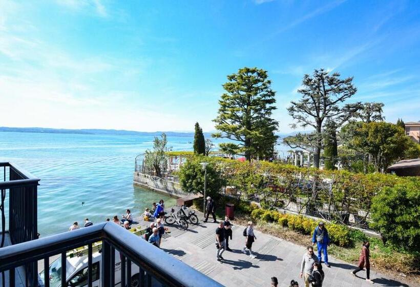 חדר סטנדרט לארבעה, Flaminia