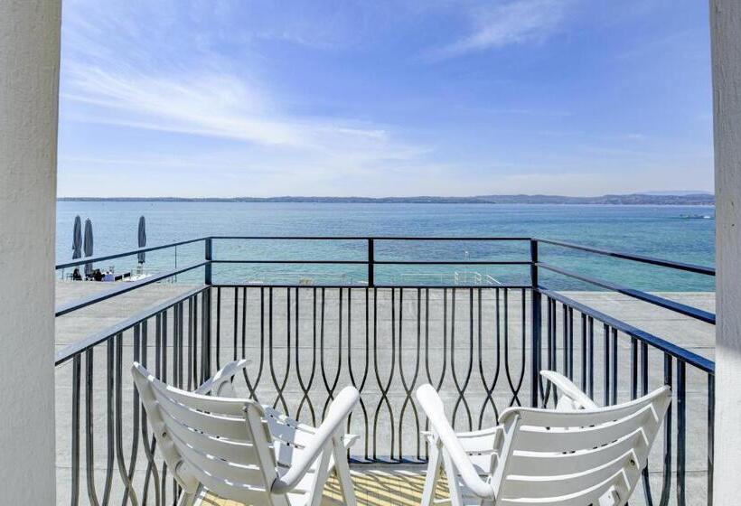 חדר דלוקס נוף לאגם, Flaminia