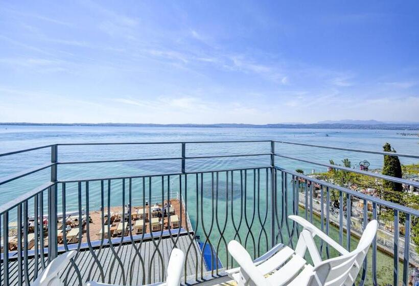 חדר דלוקס נוף לאגם, Flaminia