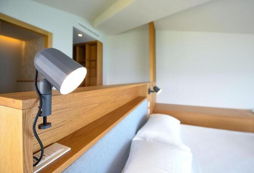 סוויטת ג'וניור נוף לאגם, Flaminia