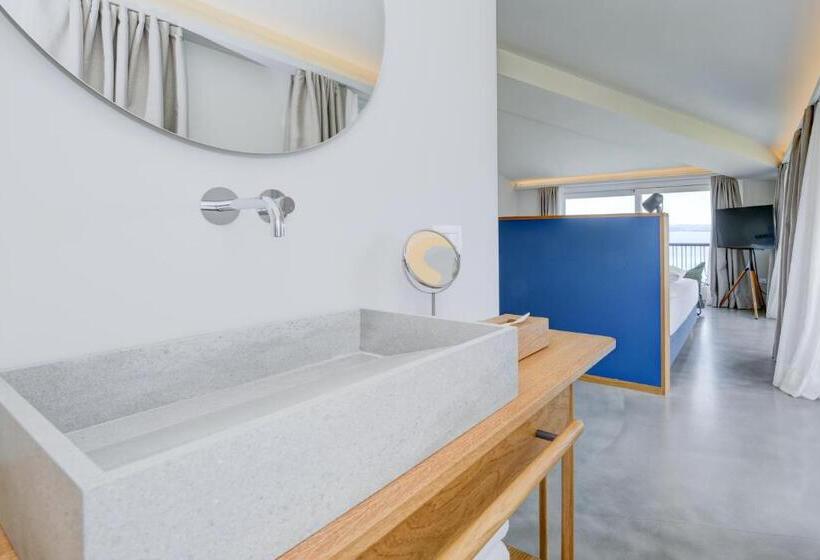 סוויטת ג'וניור נוף לאגם, Flaminia