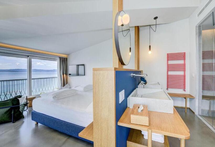 סוויטת ג'וניור נוף לאגם, Flaminia