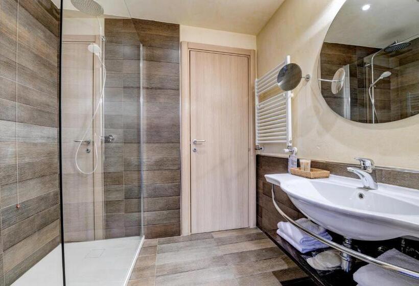 חדר סטנדרט לארבעה, Flaminia