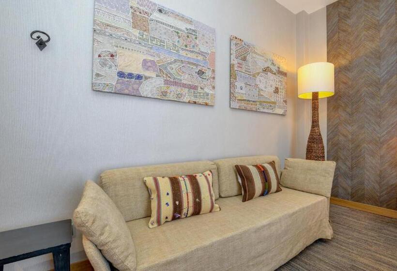 חדר סטנדרט לארבעה, Flaminia