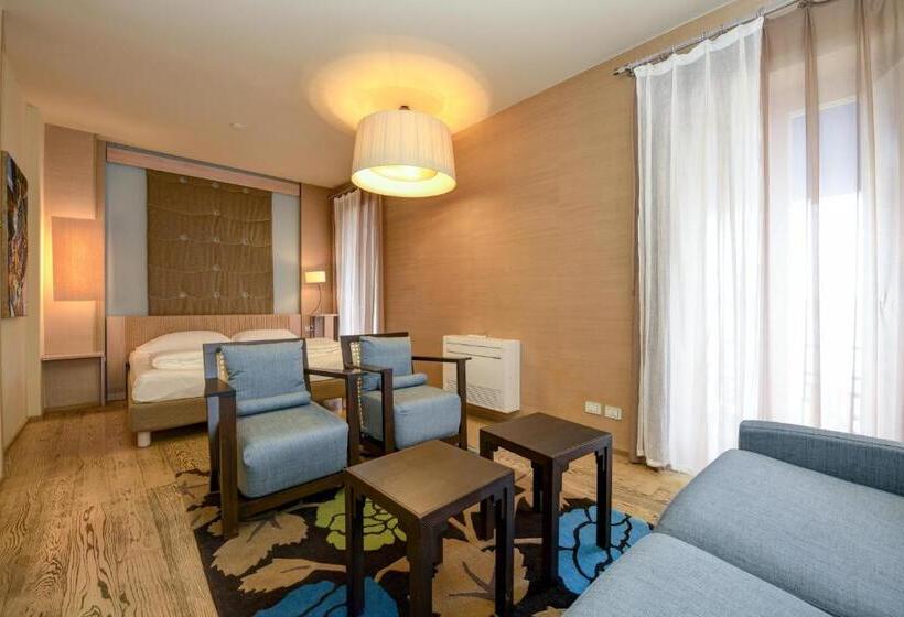 חדר סטנדרט לארבעה, Flaminia