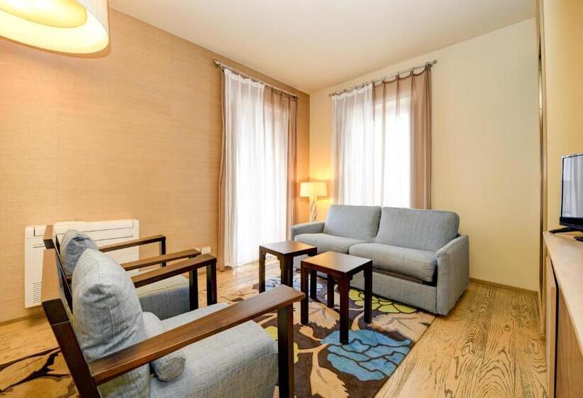 חדר סטנדרט לארבעה, Flaminia