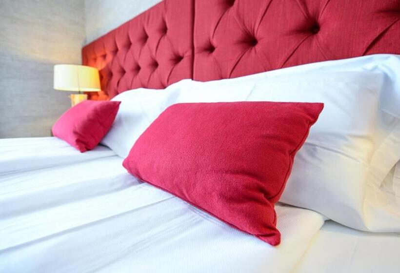 חדר דלוקס נוף לאגם, Flaminia