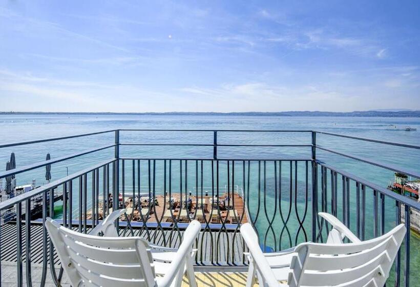 חדר דלוקס נוף לאגם, Flaminia