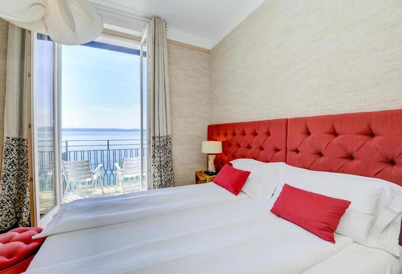 חדר דלוקס נוף לאגם, Flaminia