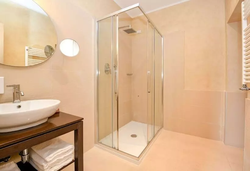 Standard Kolmen Hengen Huone, Flaminia