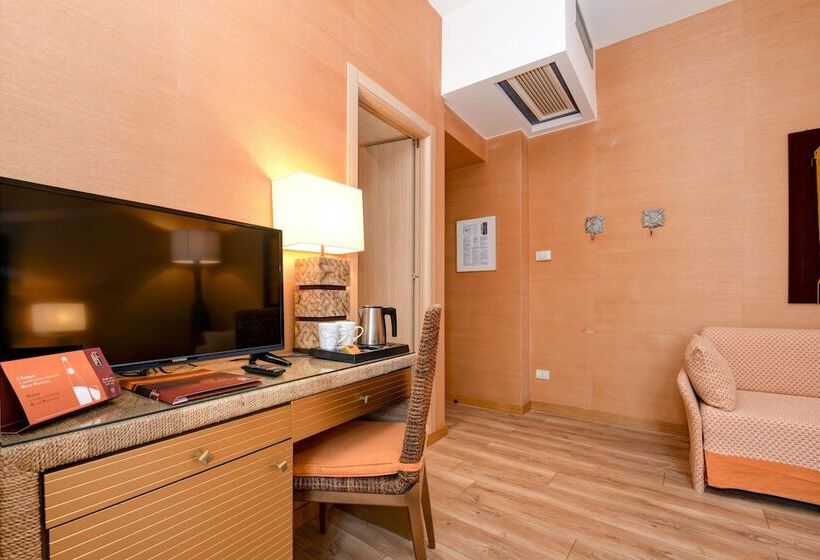 חדר סטנדרט לשלושה, Flaminia