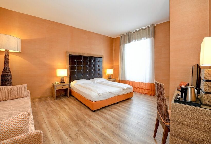 חדר סטנדרט לשלושה, Flaminia