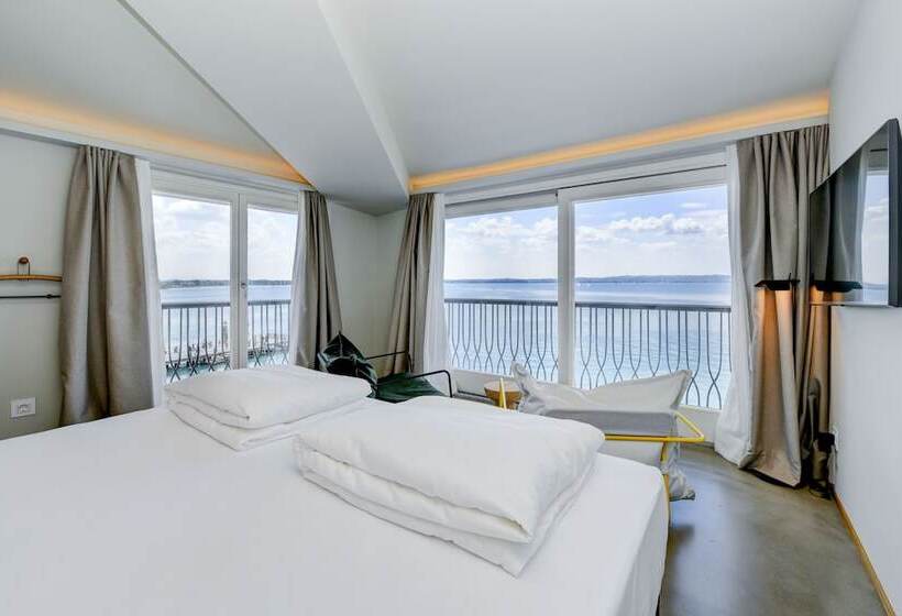 סוויטת ג'וניור נוף לאגם, Flaminia