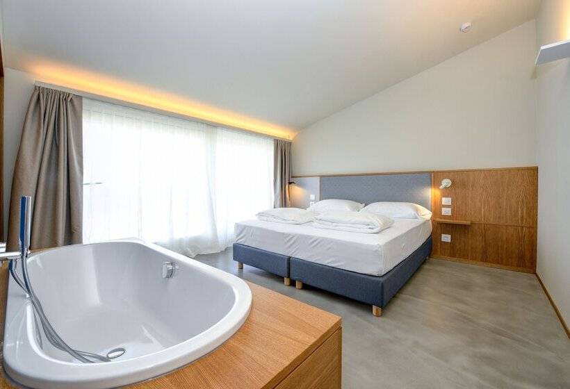 סוויטת ג'וניור משפחתית, Flaminia