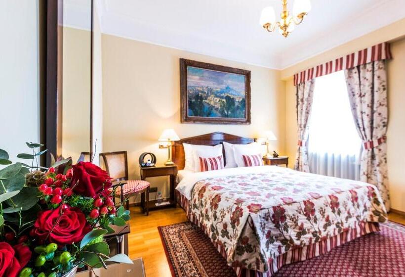 اتاق سوپریور, Golden Well