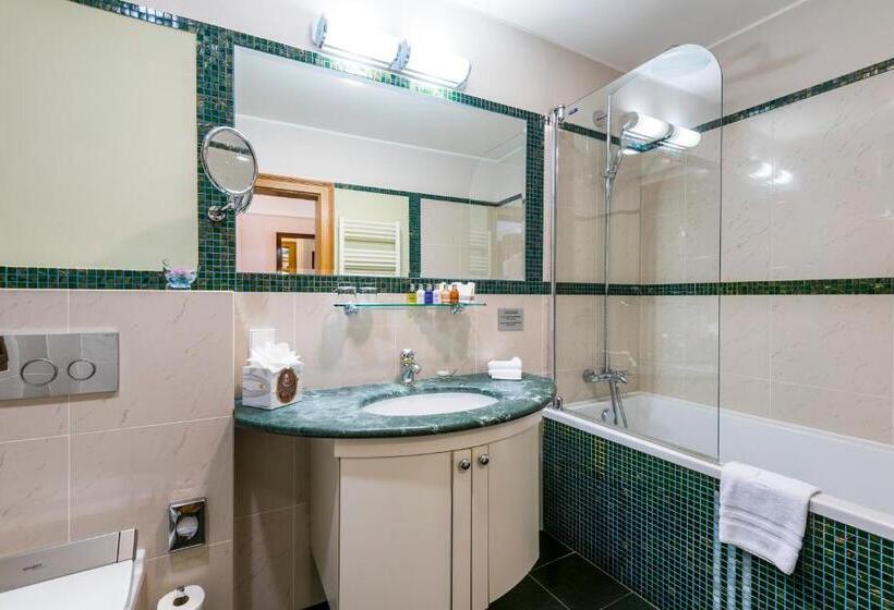 اتاق لوکس, Golden Well