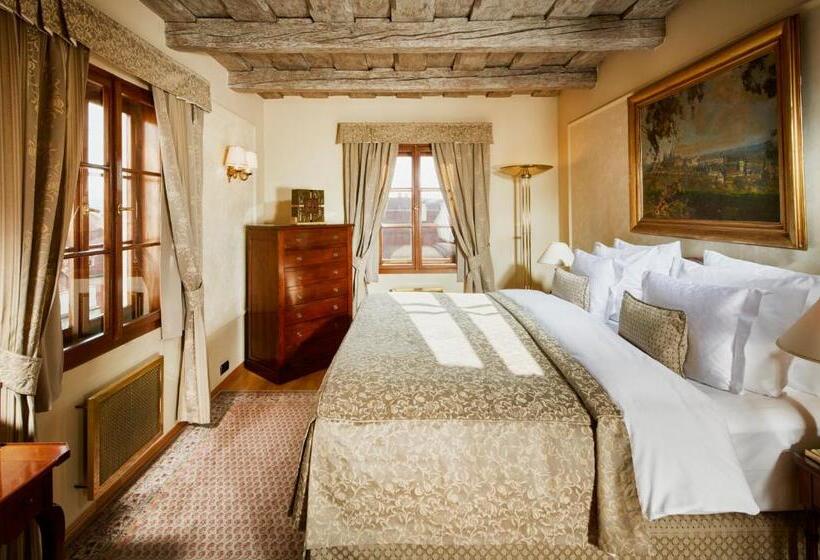 سوییت, Golden Well