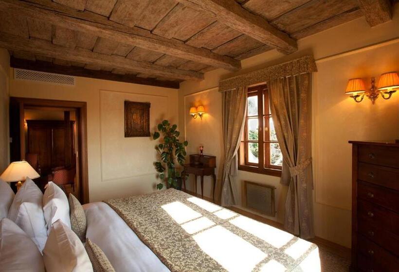 سوییت, Golden Well