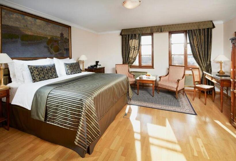 اتاق لوکس, Golden Well