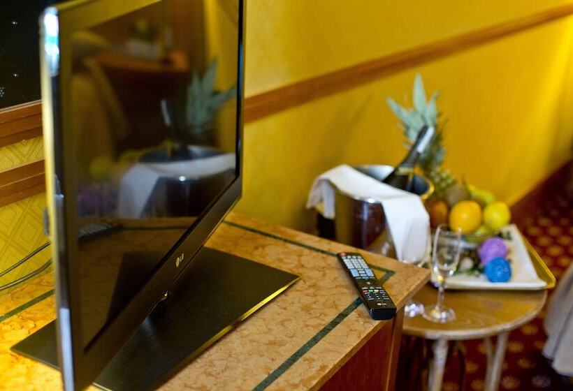 4인용 스탠다드 룸, Grand Hotel Duca D Este