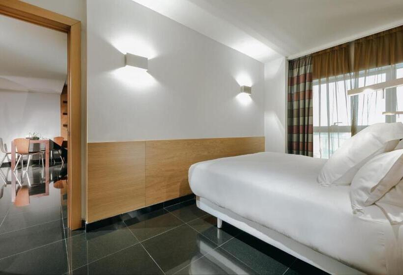 غرفة عائلية, Hesperia Fira