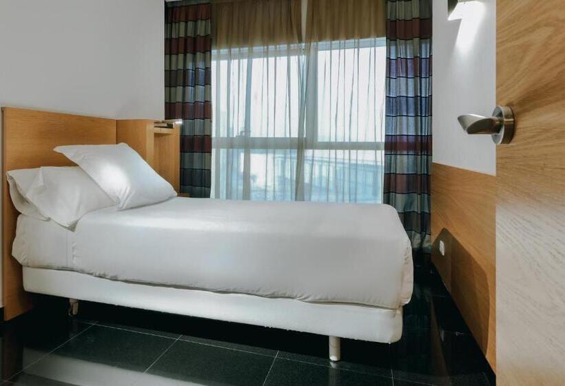 غرفة عائلية, Hesperia Fira