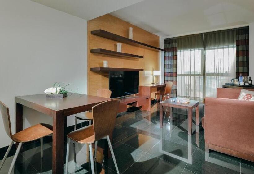 غرفة عائلية, Hesperia Fira