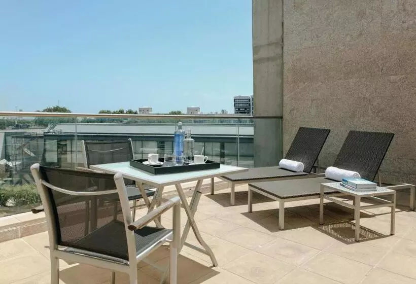 آپارتمان 1 خوابه با تراس, Hesperia Fira