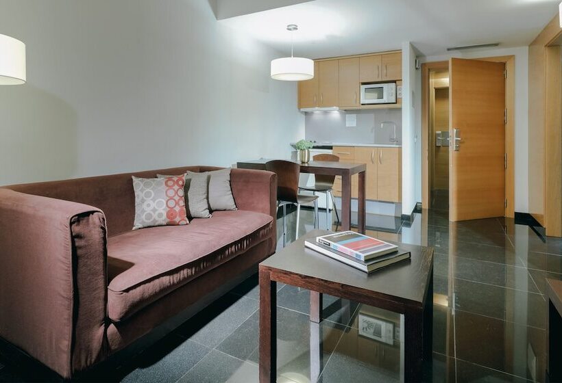 شقة غرفة واحدة مزودة بتراس, Hesperia Fira