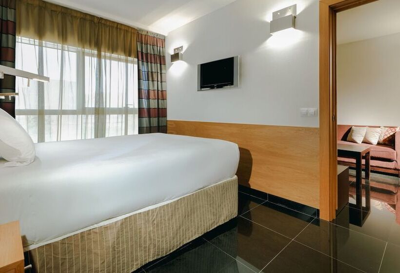 شقة غرفة واحدة مزودة بتراس, Hesperia Fira