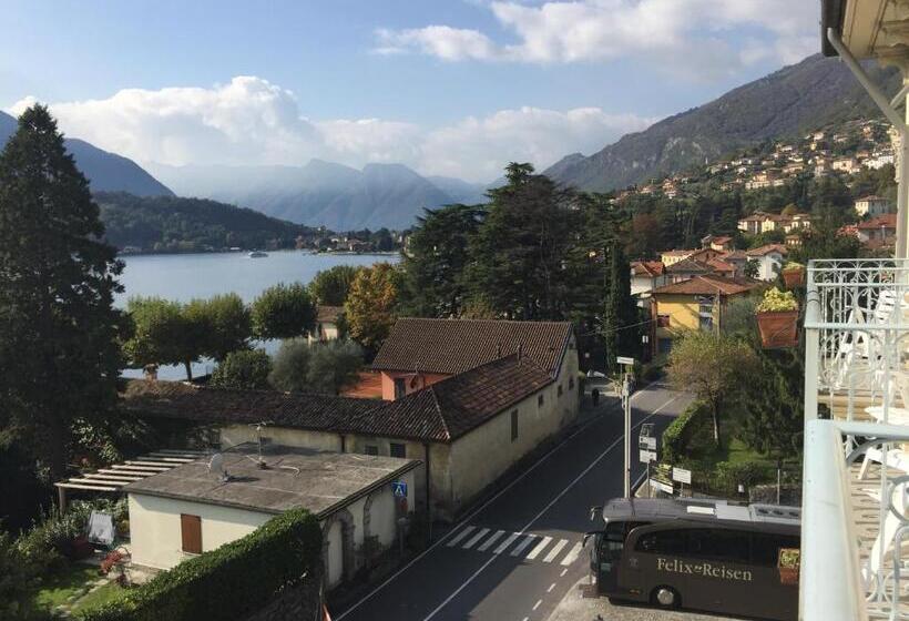 غرفة قياسية مطلة على الجبل, Lario