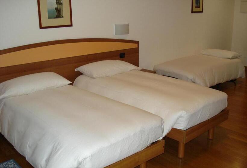 غرفة قياسية ثلاثية, Lario