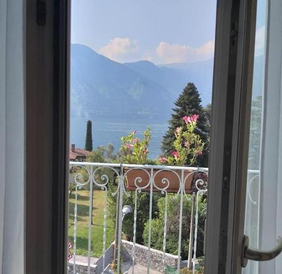 غرفة قياسية مطلّة علي البحيرة, Lario